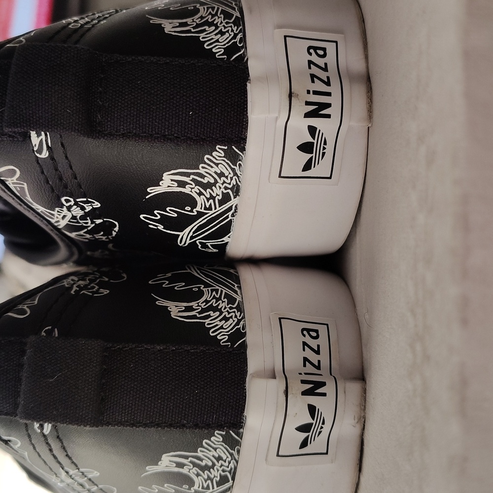 Size 7.5 - adidas Disney x Nizza Sport Goofy Pack - Black - Picture 2 of 6